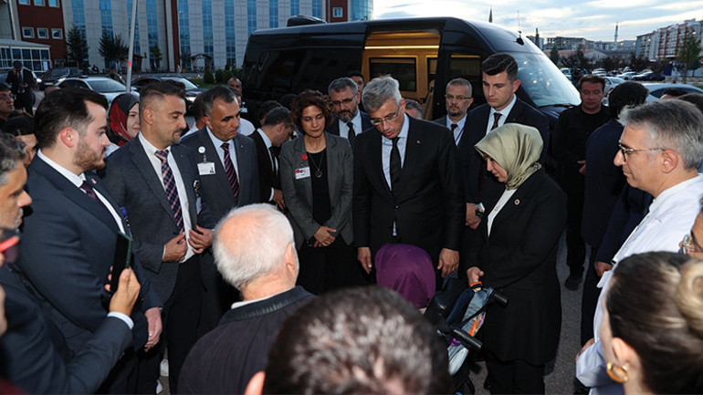 Sağlık Bakanı Memişoğlu, Sivasta bir okulun temel atma töreninde konuştu: Daha çok üreteceğiz, daha güçlü olacağız ve birlikte hareket edeceğiz