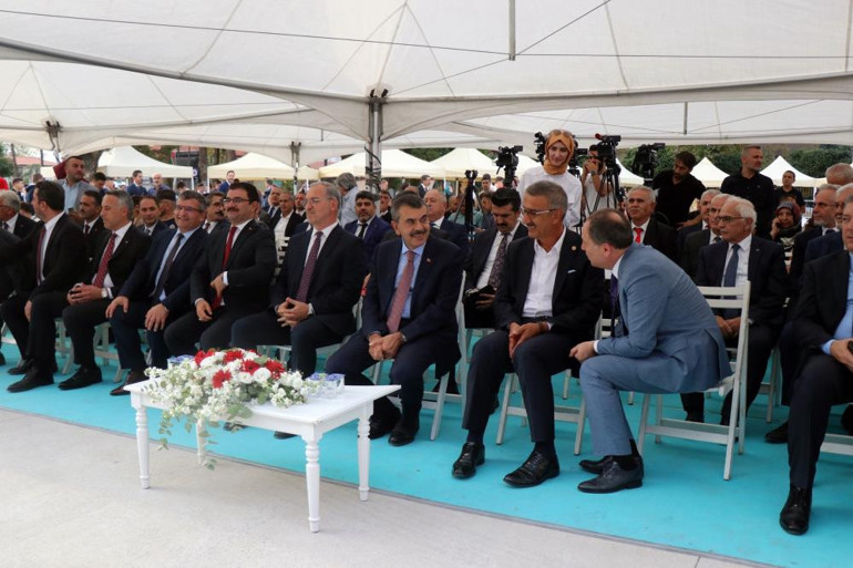 Bakan Tekin: Sadece öğretmenler değil, hepimiz bu çocukların eğitiminden mesulüz