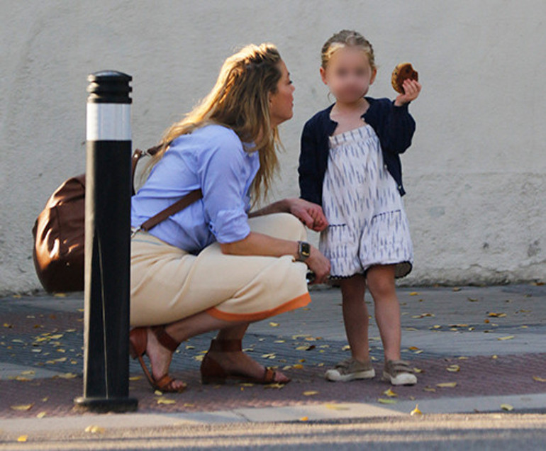 Oyunculuğa buruk veda... Boşandı, tası tarağı toplayıp ülkeyi terk etti... Babasız bebeğini gurbette büyütüyor