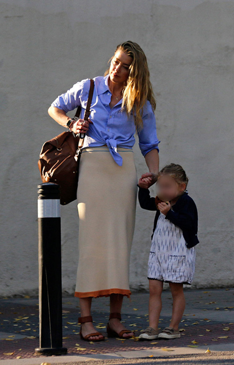 Oyunculuğa buruk veda... Boşandı, tası tarağı toplayıp ülkeyi terk etti... Babasız bebeğini gurbette büyütüyor