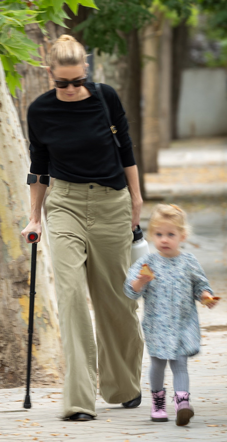 Oyunculuğa buruk veda... Boşandı, tası tarağı toplayıp ülkeyi terk etti... Babasız bebeğini gurbette büyütüyor