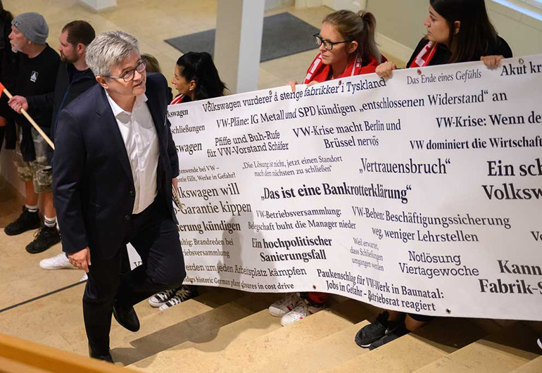 Alman sendikasından, Volkswagen’e tehdit: “Anlaşma olmazsa aralıkta greve gideriz”