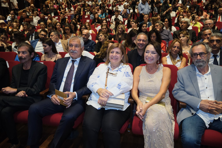 Altın Koza Onur Ödülleri Akbağ ve Polata verildi