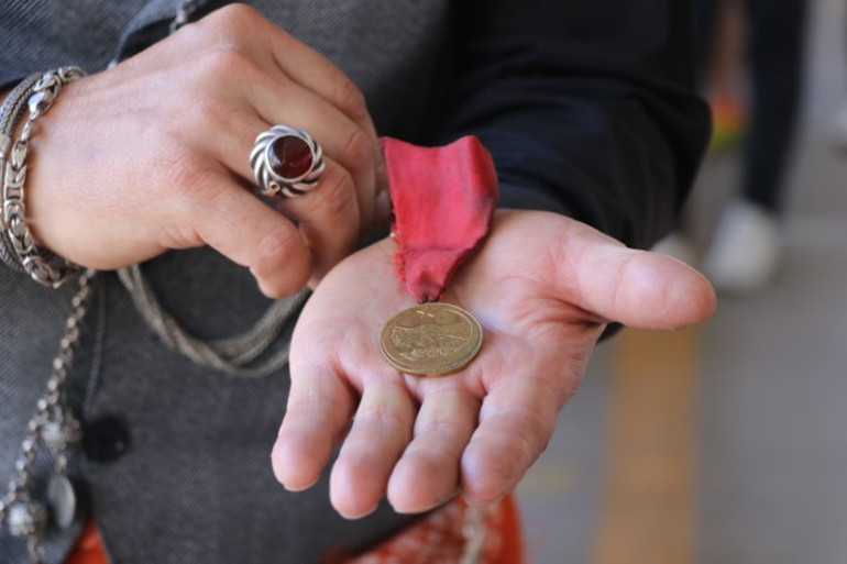 Antika pazarında dikkat çeken eser: 104 yıllık... Manevi değeri çok büyük 10 bin liraya satışta