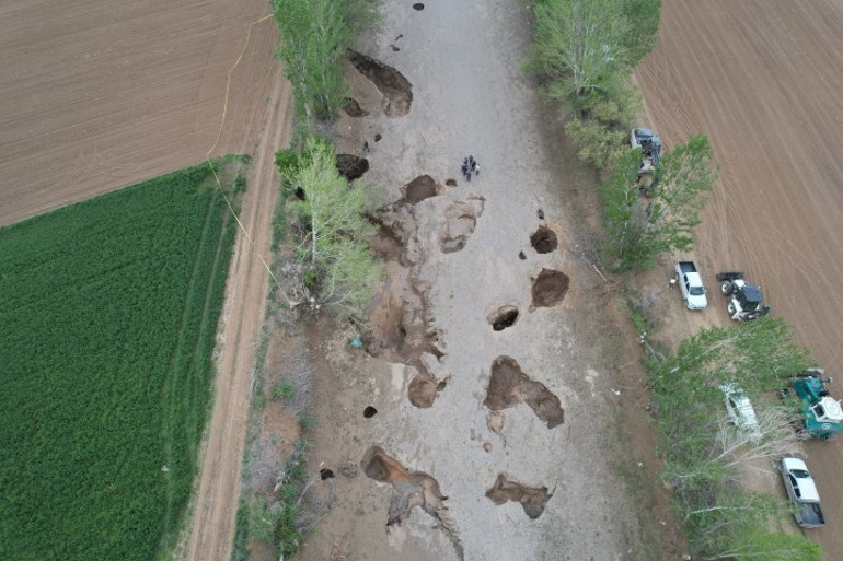 Sayıları giderek artıyor Obruk oluşumu öncesi bu belirtilere dikkat