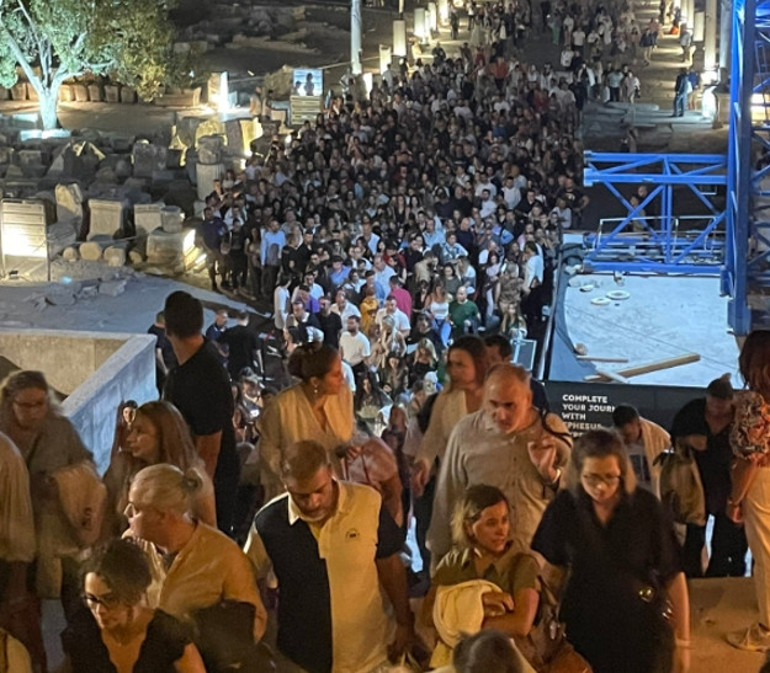 Konsere geç kaldı seyirci ayaklandı... Neler çektiğimi bir bilseniz