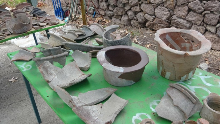 Çanakkaledeki kazıda çıkarıldı: 1700 yıl önce kullanıp çöpe atmışlar... Bu buluntular bizim için çok önemli