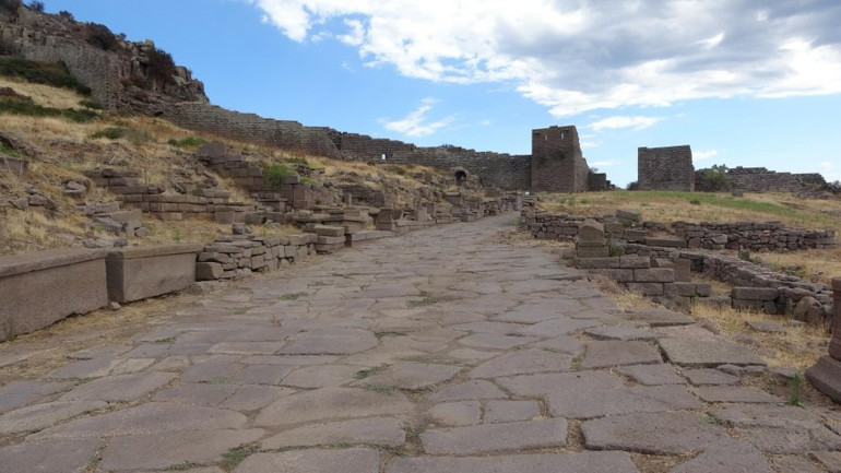 Çanakkaledeki kazıda çıkarıldı: 1700 yıl önce kullanıp çöpe atmışlar... Bu buluntular bizim için çok önemli