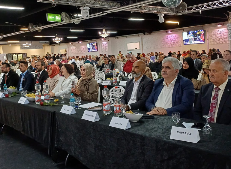 ‘Peygamberimiz ve Şahsiyet İnşası’ konferansına büyük ilgi