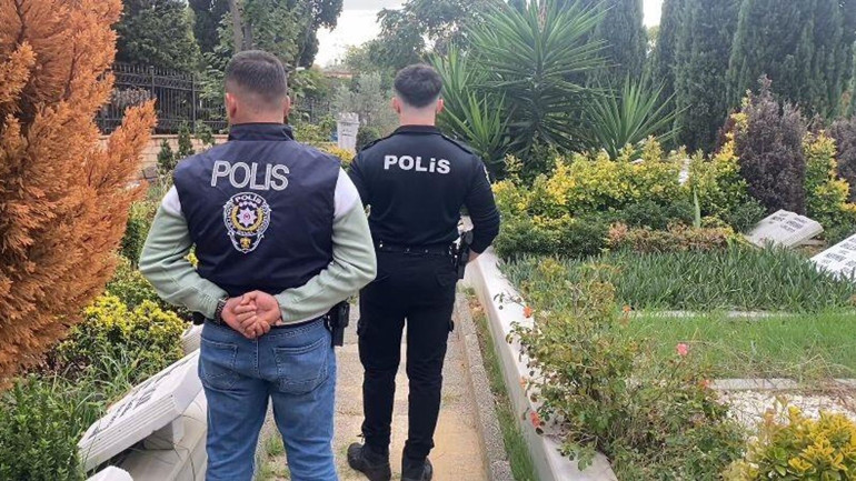 Kuşkular giderilecek mi Cem Garipoğlunun mezarı açıldı: Ceset Adli Tıpa getirildi, aileden DNA örneği alındı