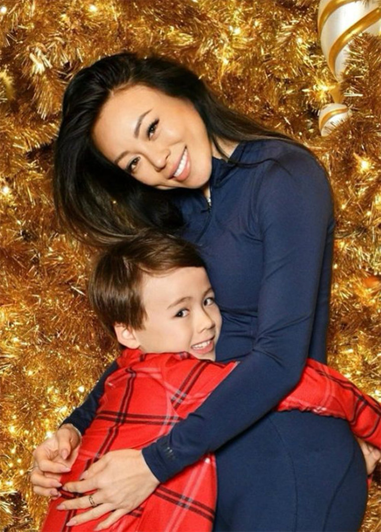 Üvey gelinin muhteşem hayatı.... Çocuğu da babasına bıraktı...