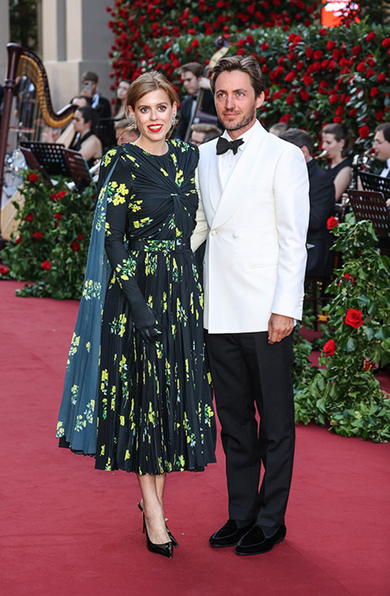 Üvey gelinin muhteşem hayatı.... Çocuğu da babasına bıraktı...