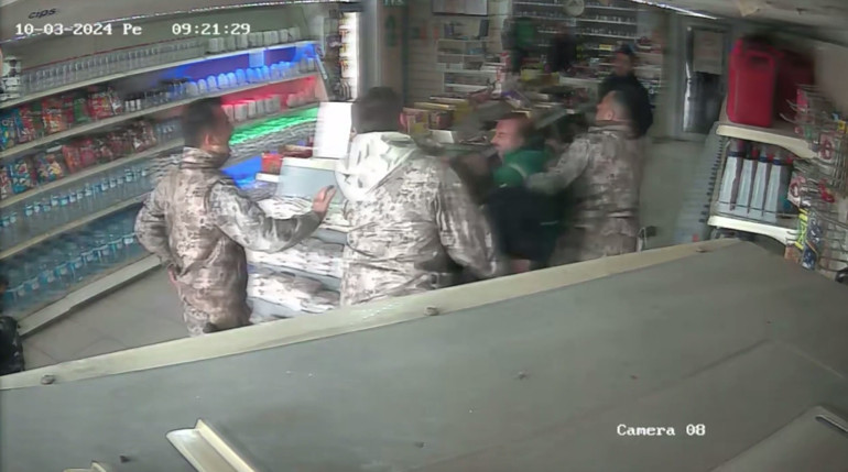 Özel harekat polisleri ile akaryakıt istasyonu çalışanı arasında kavga