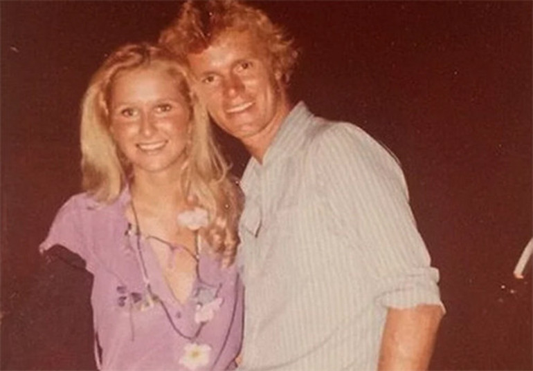 Sosyetik güzelin kulağına küpe anne sözü:  Asla kocanla dargın uyuma