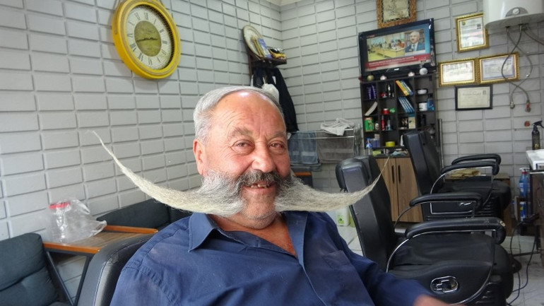 Bıyıklarını kesmesi için teklif edilen rakam şaşırttı