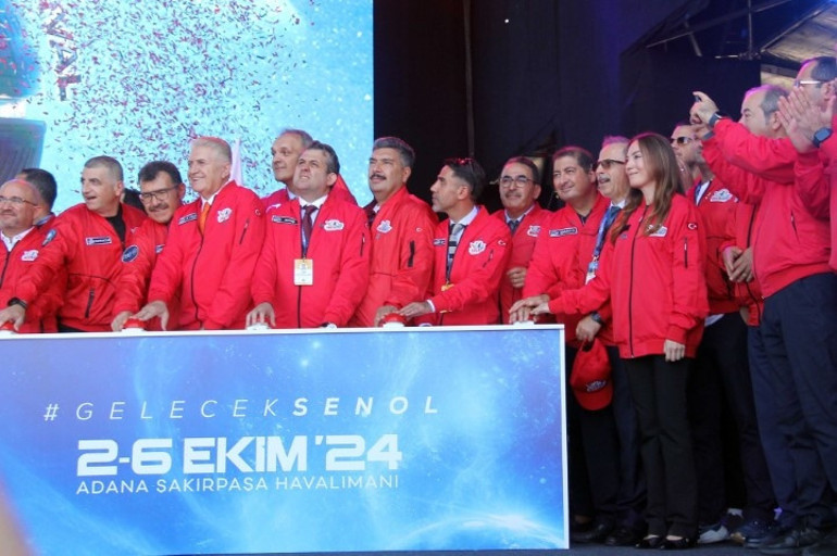 Teknofest Adanada büyükelçiden Bayraktar’a doğum günü sürprizi