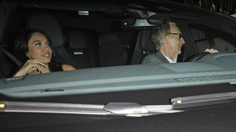 Kendisinden 54 yaş büyük efsane oyuncunun çocuğunu doğurmuştu… Bir başka ünlüyle otel kaçamağında yakalandı