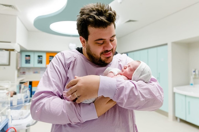 Doğum sonrası ilk fotoğraf... 4 Kasım 2025... Hoş geldin oğlum