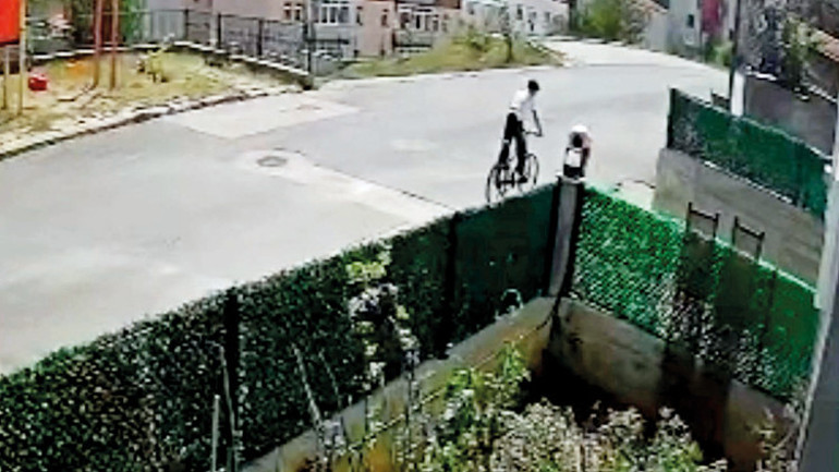 12 yaşındaki çocuğu intikam için ezdi... Hem anne hem vicdansız hem eğitimli