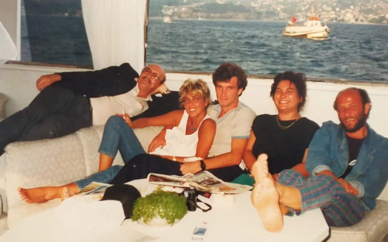 Yıl 1996... Çakıl gazinosu