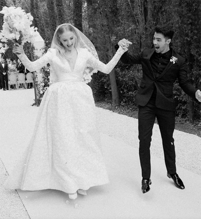 Boşandığı karısı çabucak sevgili bulunca dünyası yıkıldı: Bu kadar mı çabuk unuttun beni