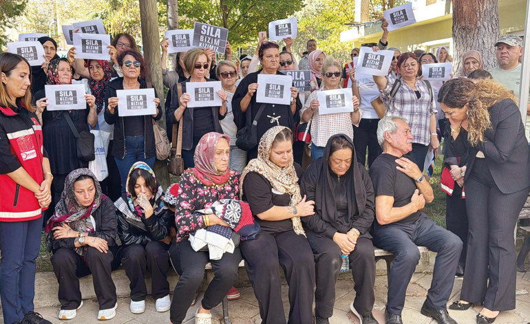 Seni unutmayacağız sıla... Tabut küçük acı büyük