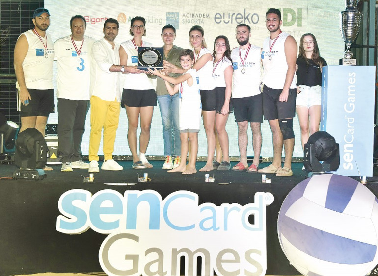 Paris’e yıldız yağmuru