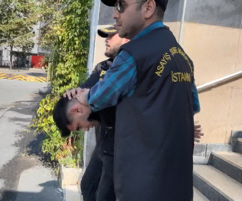 Beşiktaşta sahte polis ve MİT kimliğiyle yakalandı Sözleri şaşkına çevirdi: Polisliğe özeniyorum