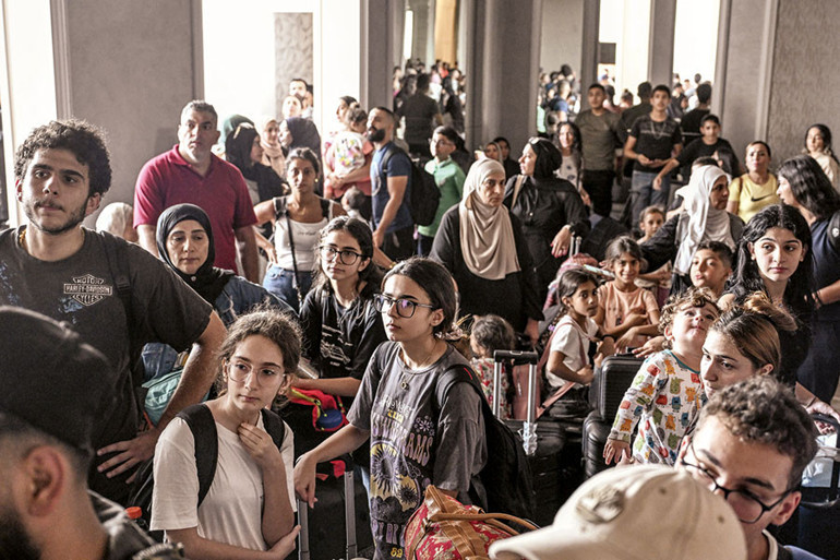 Amfibiyle yardım ve tahliye Sancaktar ve Bayraktar’dan çifte görev