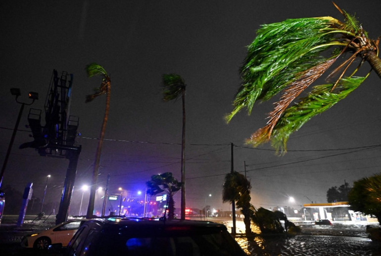 Son dakika.... Milton ABD kıyılarına ulaştı: Sokaklar sular altında, yaklaşık 2 milyon hane elektriksiz, can kayıpları var