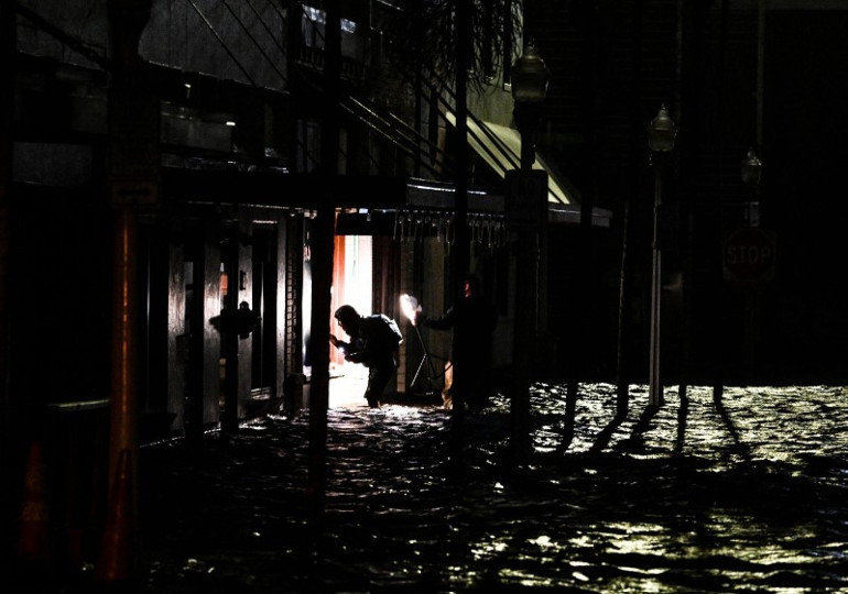 Son dakika.... Milton ABD kıyılarına ulaştı: Sokaklar sular altında, yaklaşık 2 milyon hane elektriksiz, can kayıpları var