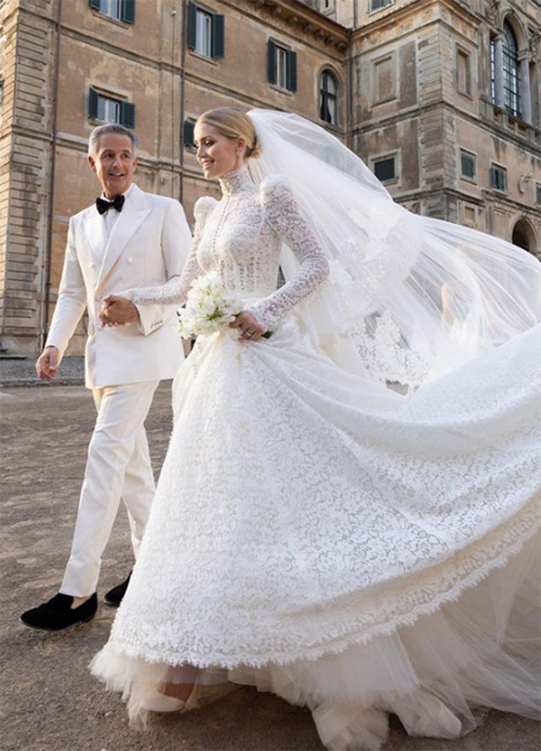 Sevgili bulup karısını boşadı diyorlardı... Aşk söylentisine yanıt geldi... Evet yakınız... Yeterince yakınız