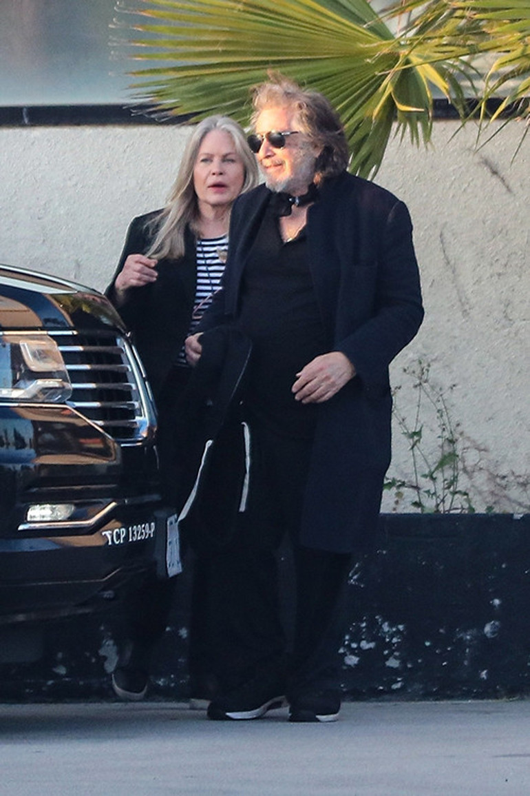 Efsane oyuncu kendine verdiği sözden dönmedi: Evlilik acılar trenine binmek gibi... Ben bekâr öleceğim