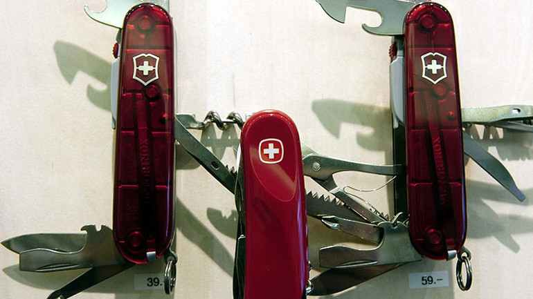 Temiz neşter bulamadı: İsviçre çakısı ile ameliyat yaptı