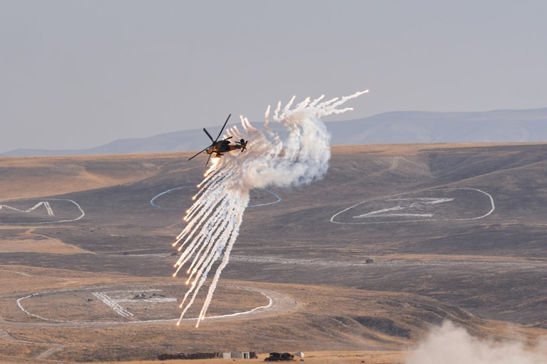 Lübnandan tahliye operasyonu... Bakan Güler: Kahraman ordumuzun icra kabiliyetini bir kez daha gözler önüne sermiştir
