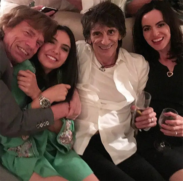 Dedesi yaşındaki aşkına bir evlât vermişti... Yine kendinden çok büyük bir sevgili buldu: Kalp gördüğünü bilmez, hissettiğini bilir