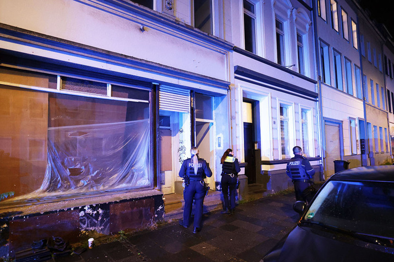 Sinemayı yakamadan yakalandı