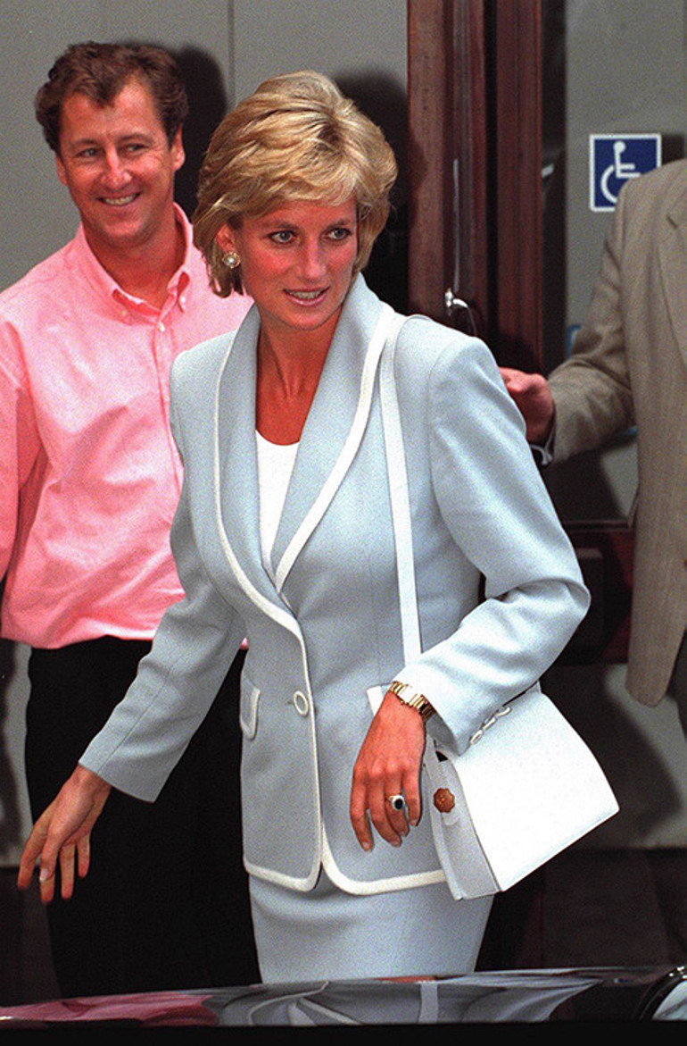 Bu kadar yük omuzlarına ağır geldi:  Mutsuzluk mirasını çıkarıp attı