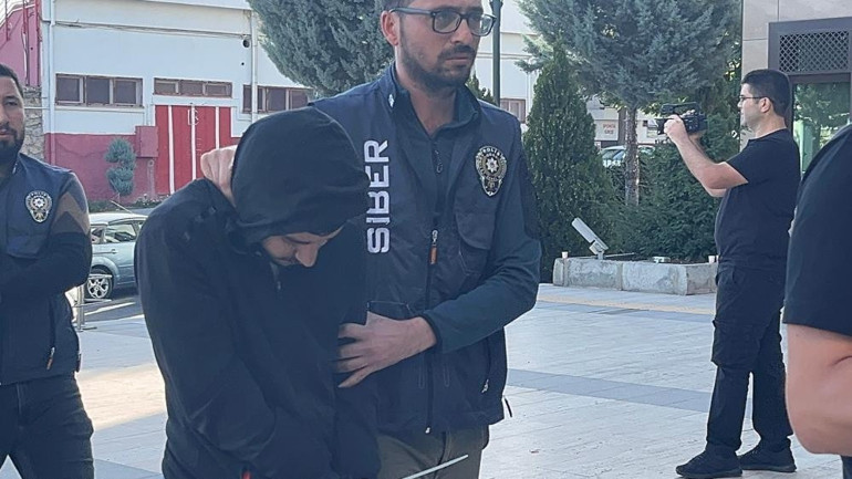 Liderliğini berberin yaptığı çete çökertildi... Google haritalar üzerinden görev verip ağlarına düşürüyorlardı