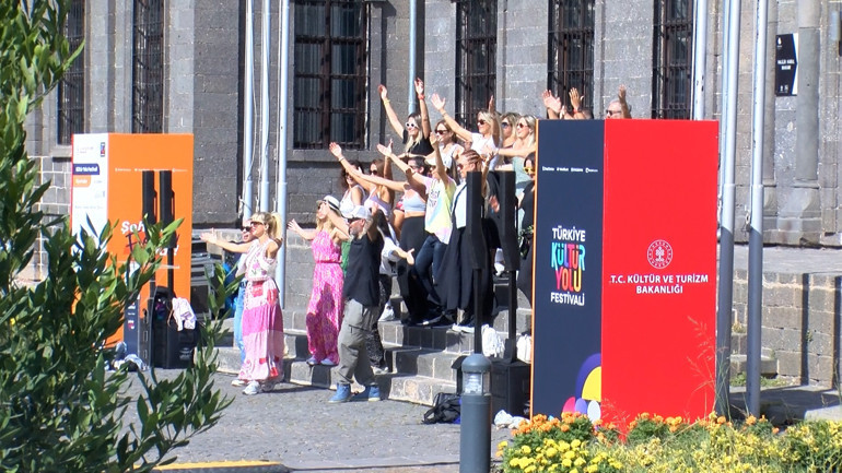 Diyarbakırda Sur Kültür Yolu Festivali, 3üncü kez başladı... 20 Ekime kadar sürecek