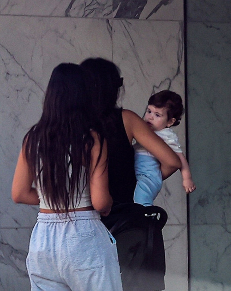 Ünlü oyuncu 84ünde dördüncü kez baba olmuştu... Çocuk İşte bu mini bir mucize