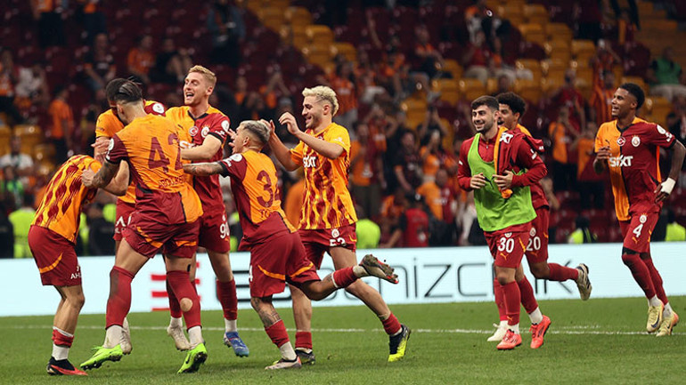 Süper Ligin şampiyonunu ve küme düşecek takımları açıkladılar Galatasaray, Fenerbahçe ve Beşiktaş...