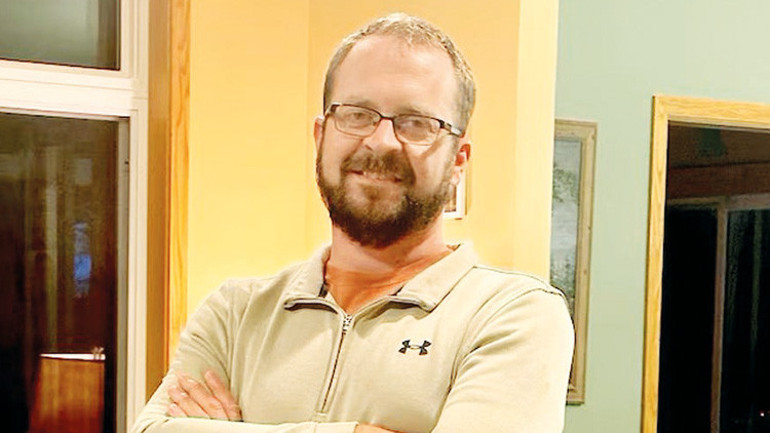 Hack’lenen robot süpürge küfür edip köpek kovaladı