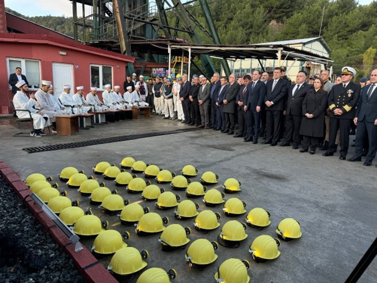 Amasradaki kazada hayatını kaybeden 43 madenci anıldı