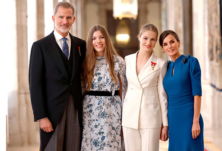 Bitmeyen askerliği çok sevdi... Babasının erkek evlâdı yok ama ne gam