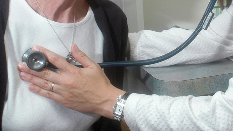 Covid-19 ile kalp krizi arasında bağlantı olduğu tespit edildi... Genç kadınlar arasında yaygın olarak görüldü...