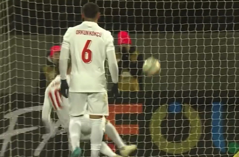 İzlanda - Türkiye maçında UEFAya tepki: Rezalet Sadece rakibi değil, zemini de yendik