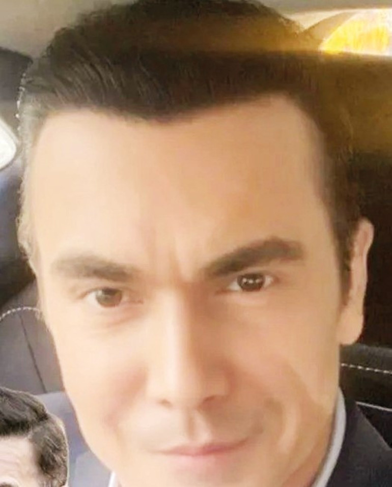 Çirkin Kral’a şimşir tarak