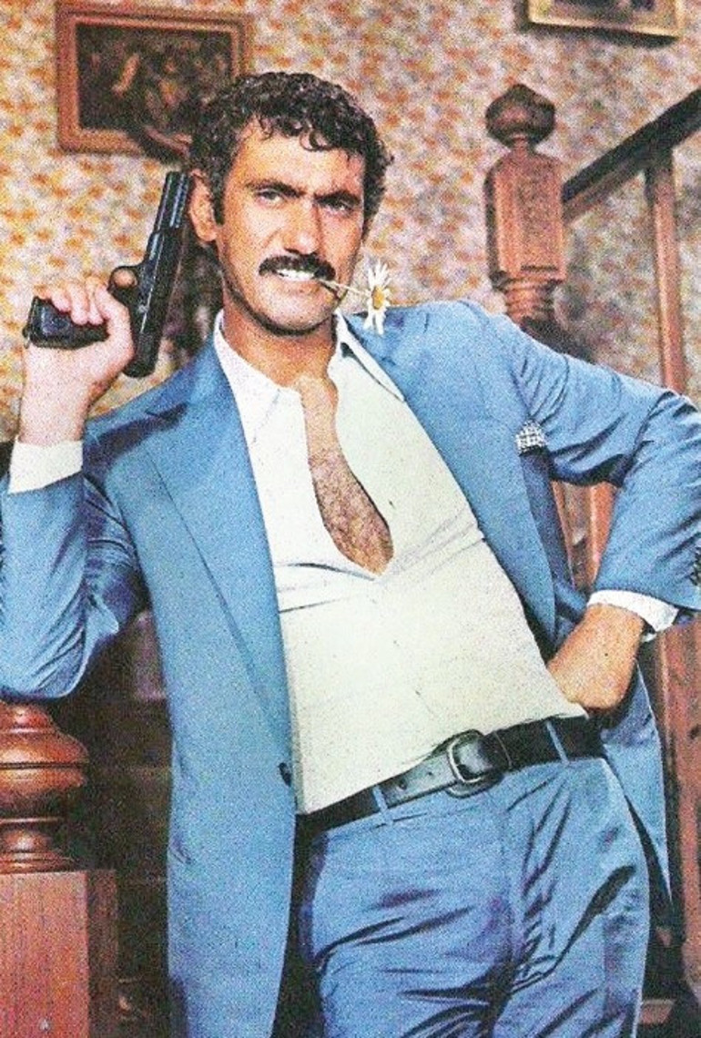 Çirkin Kral’a şimşir tarak