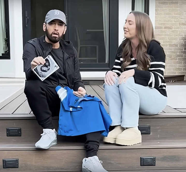 Gizli hamileliğe babası bile inanmamış; Dur biraz, ne diyorsun sen Elinde doğmamış torununun görüntüsüyle öylece kaldı